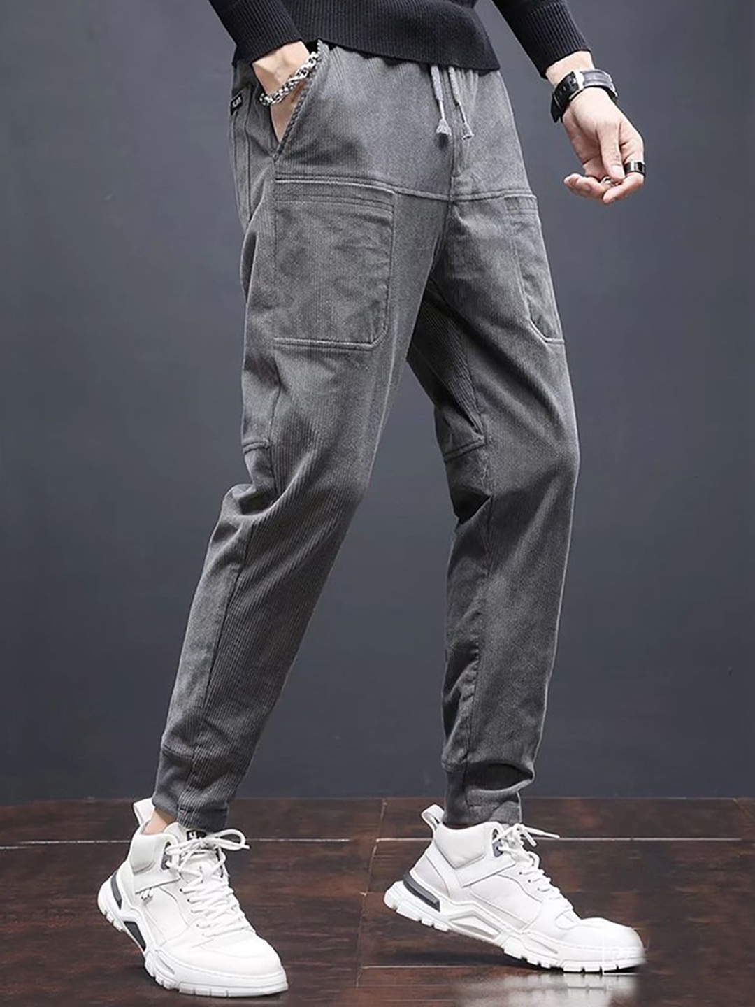 

StyleCast x Revolte Men Mid-Rise Regular Fit Easy Wash Jogger, Grey