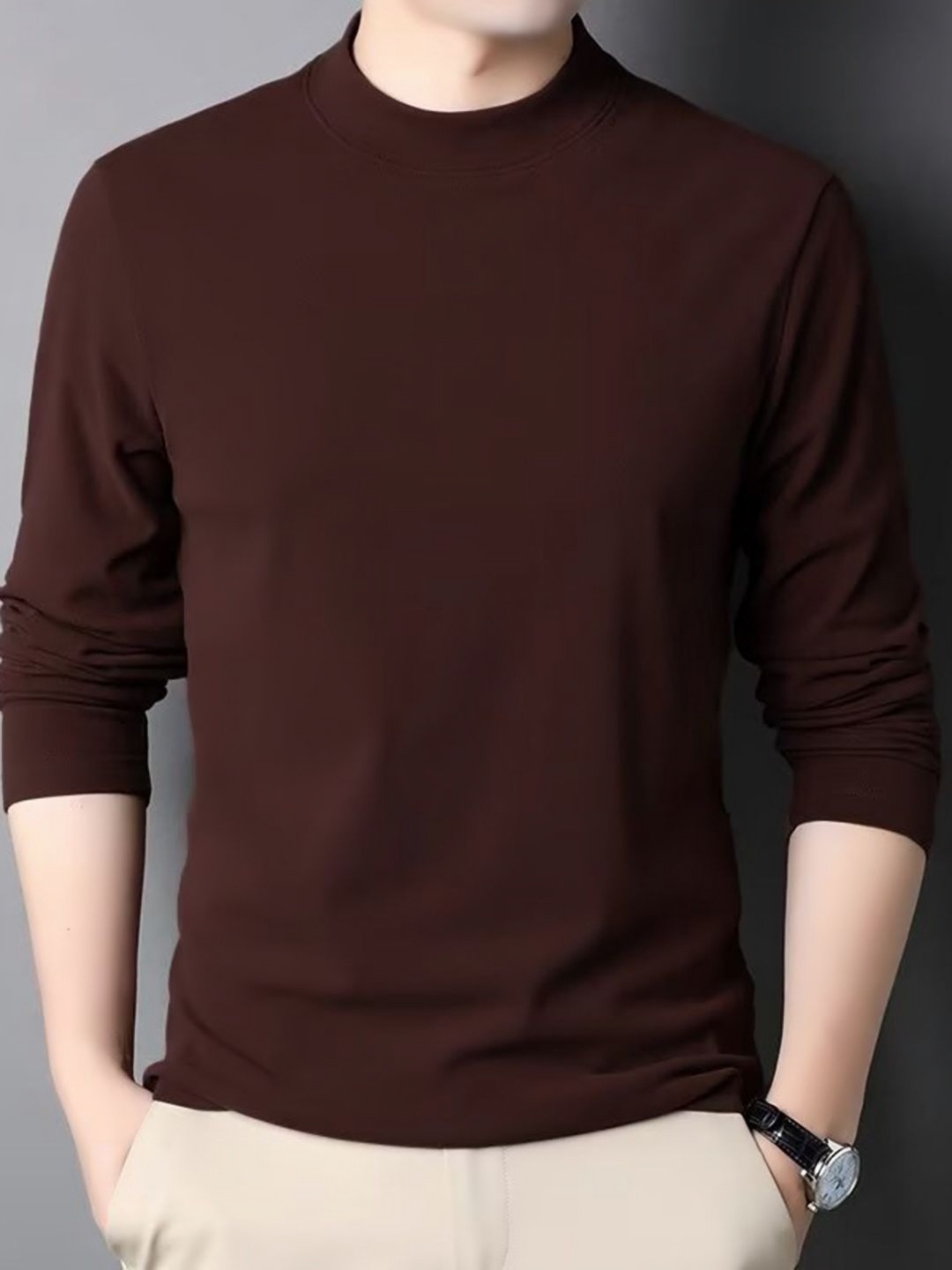

HERE&NOW Men Solid Round Neck Slim Fit T-shirt, Maroon