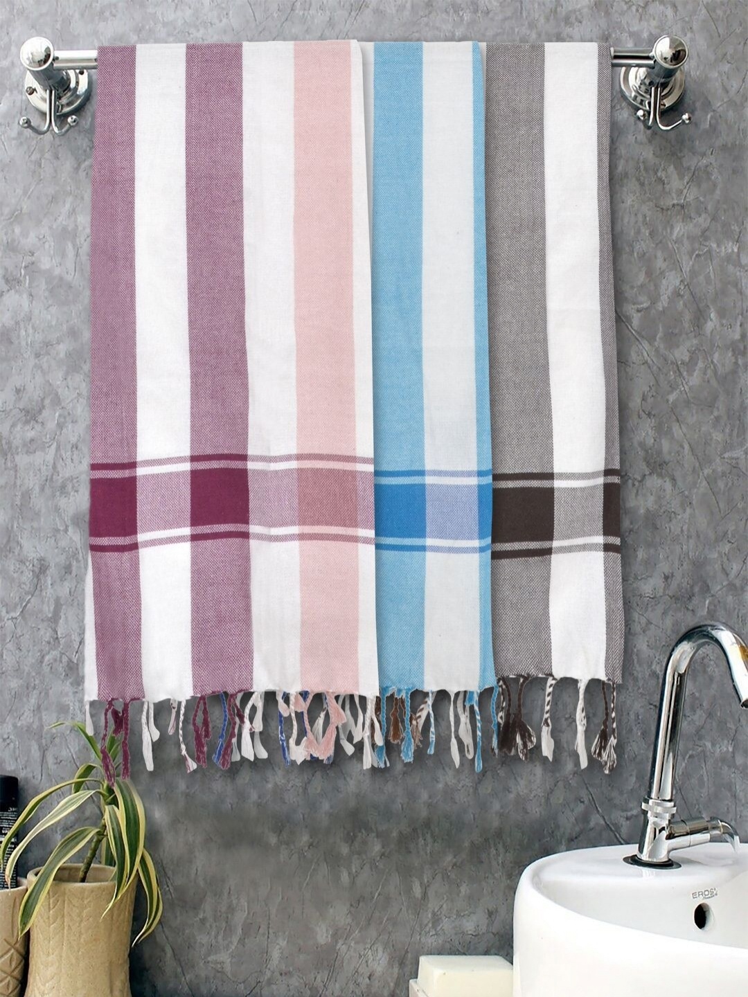 

FABINALIV White & Blue 3 Striped Cotton 225 GSM Bath Towel