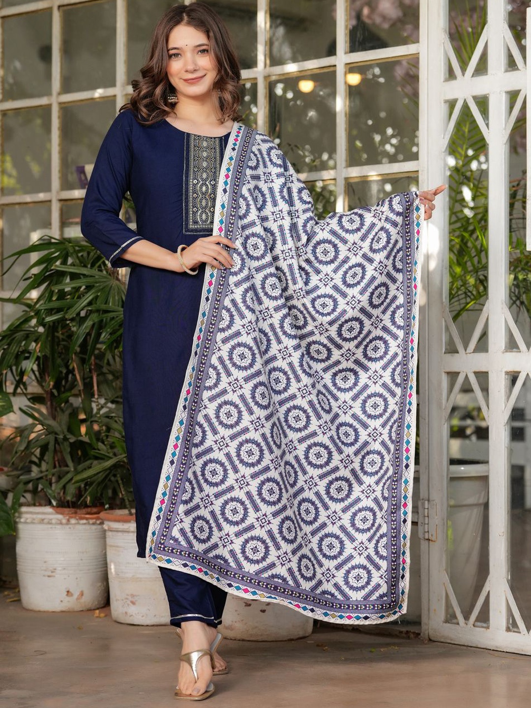 

REALLTREND Women Floral Embroidered Regular Sequinned Kurta with Trousers & With Dupatta, Navy blue