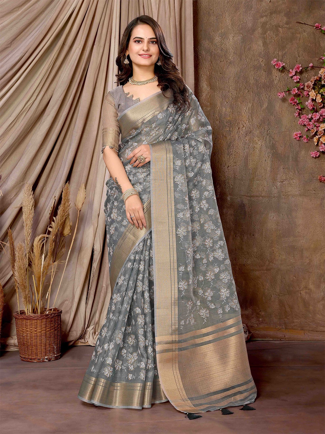 

Blissta Woven Design Floral Zari Saree, Grey