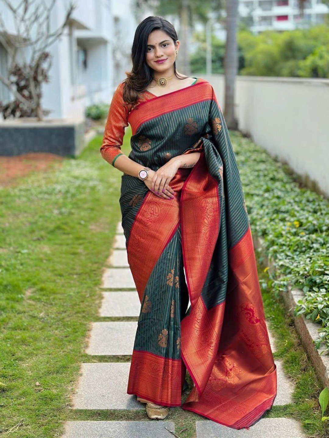 

bansari textiles Woven Design Zari Kota Saree, Green