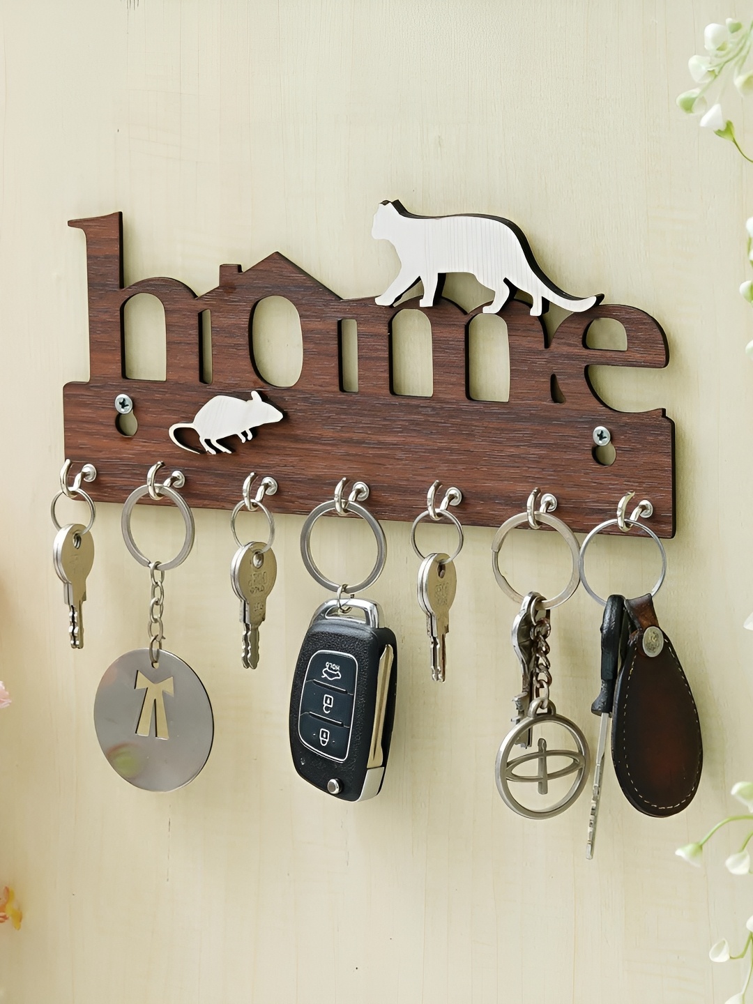 

Webelkart Brown & White 7 Hooks Wooden Key Holder