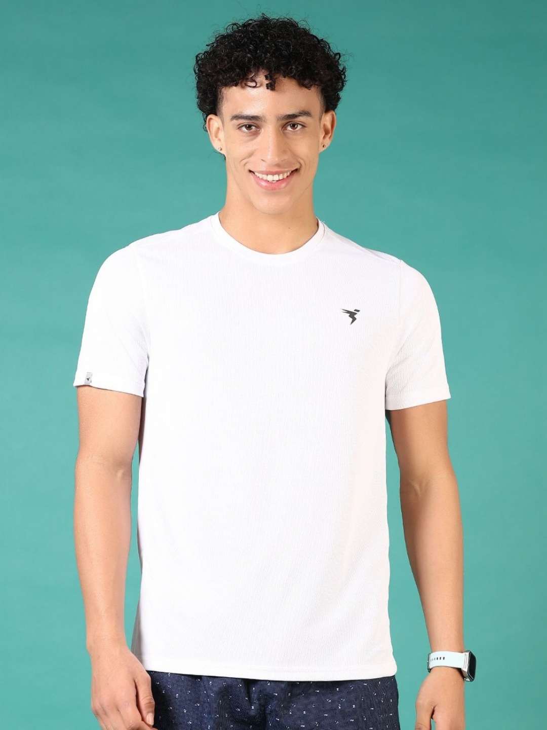 

V-Mart Men Solid Round Neck T-shirt, White