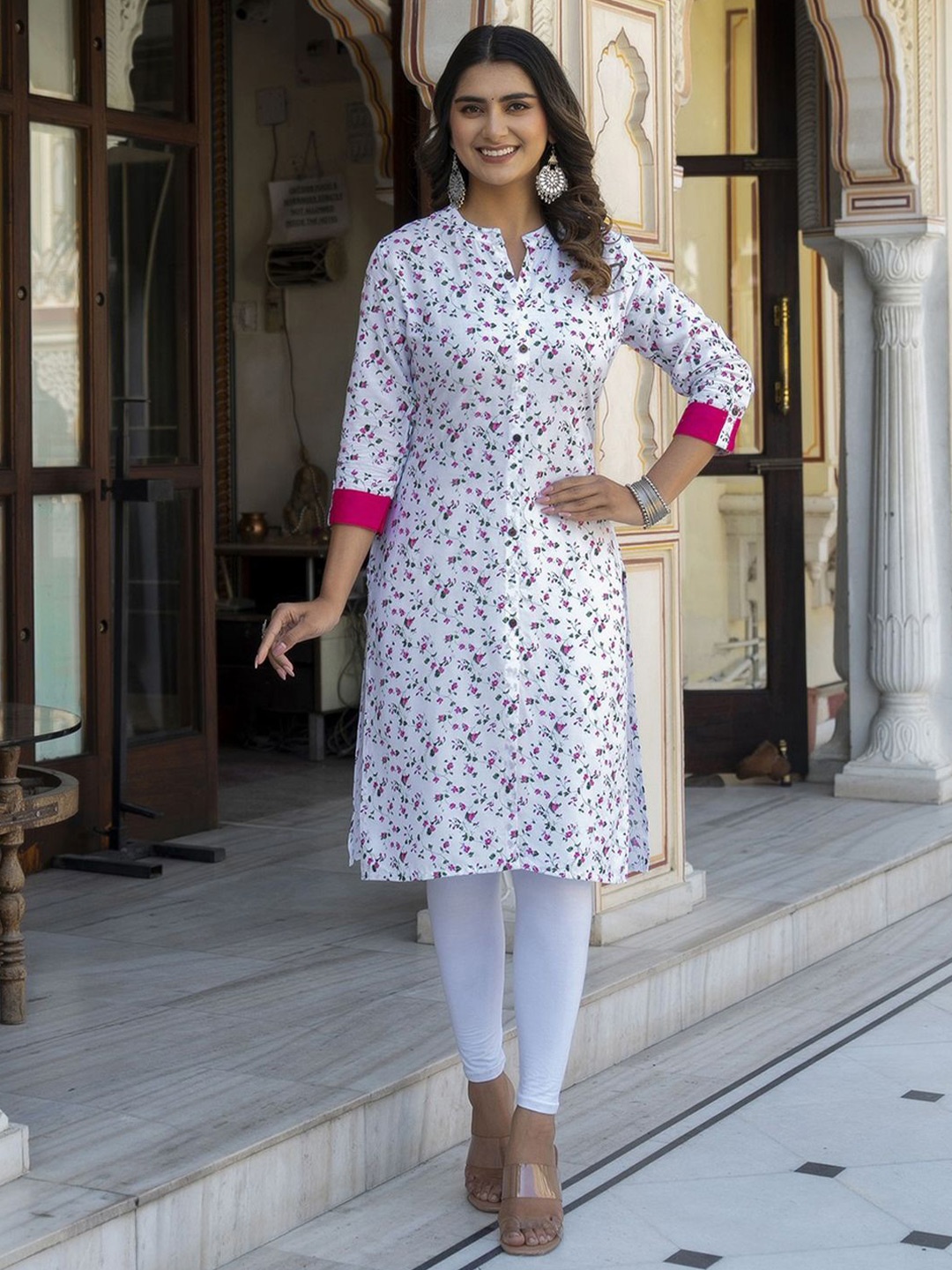 

ANNAYEMA APPARELS Floral Printed Kurta, Pink