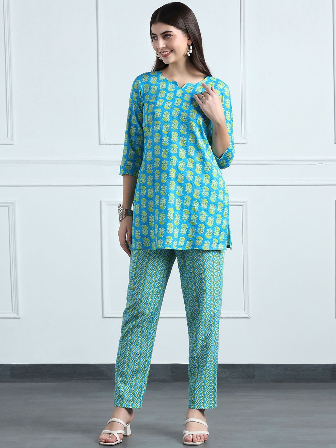 

Moda Rapido Floral Printed Notch Neck Tunic With Trouser, Blue