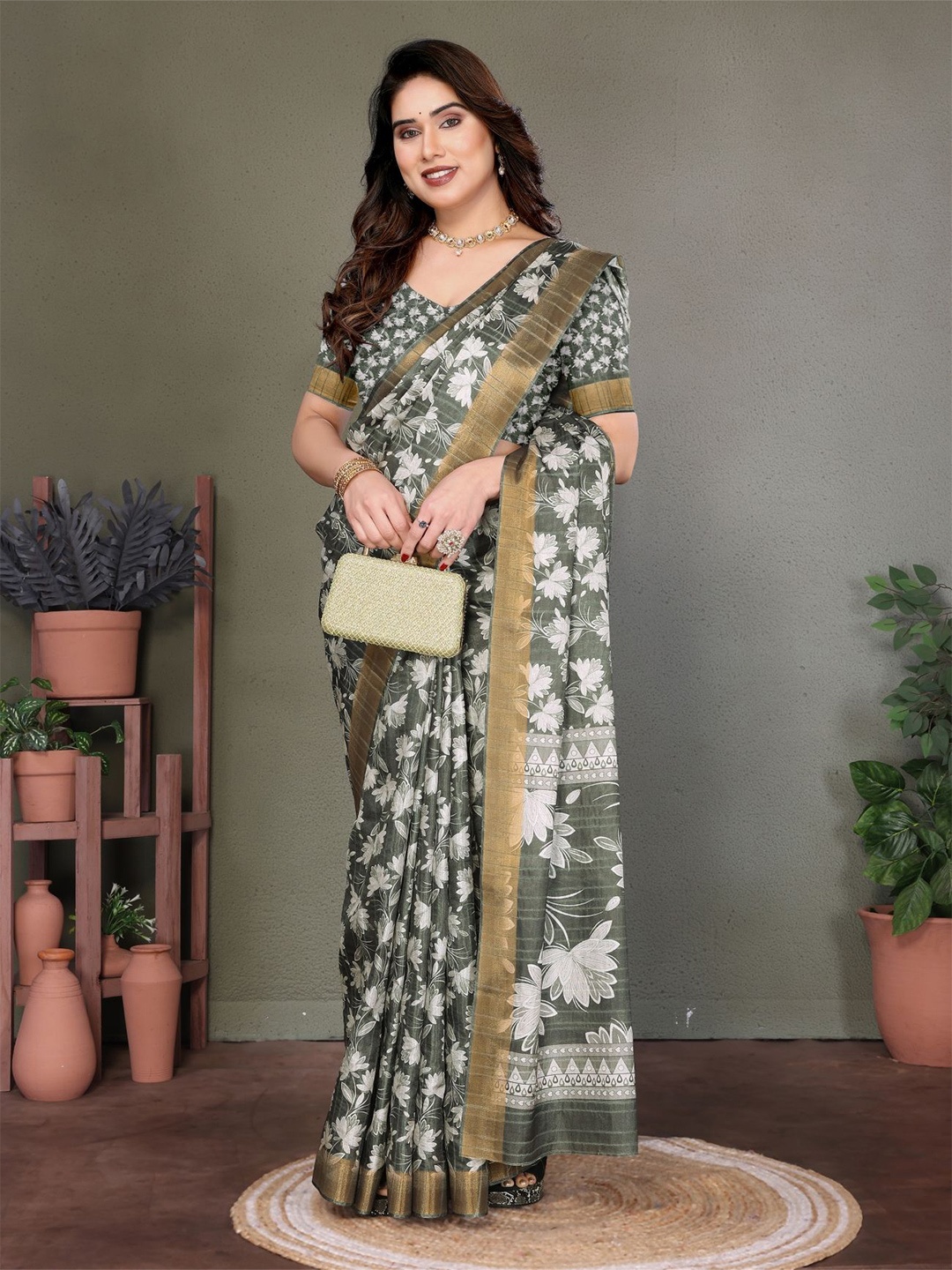 

vj fashion Floral Zari Linen Blend Saree, Green