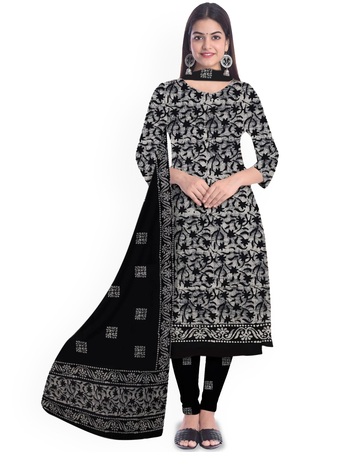 

Farooq Dyeing Floral Printed Pure Cotton Unstitched Dress Material, Black