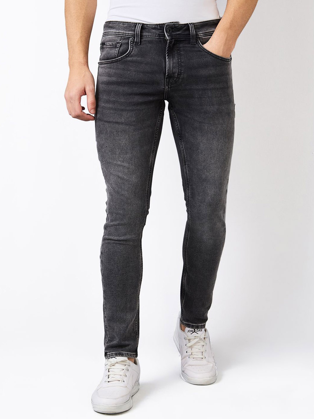 

SPYKAR Men Slim Fit Low-Rise Jeans, Black