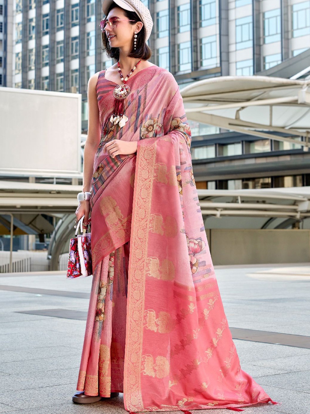 

Mitera Woven Design Zari Saree, Pink