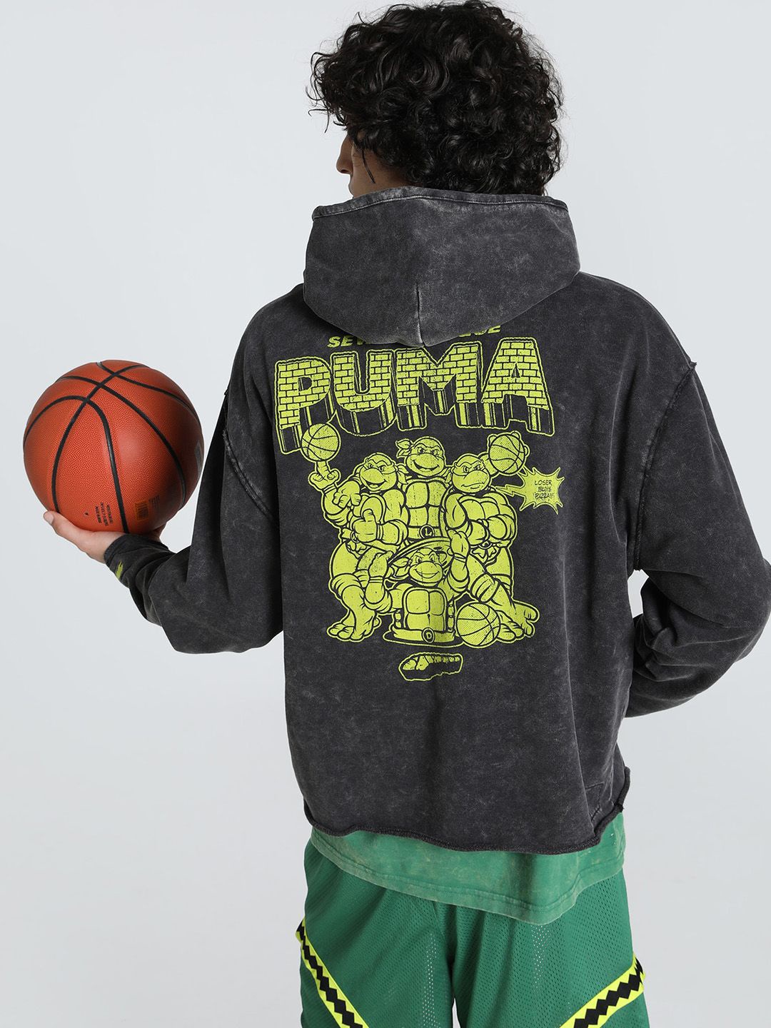 

PUMA Hoops Men Printed Hooded Sweatshirt, Black