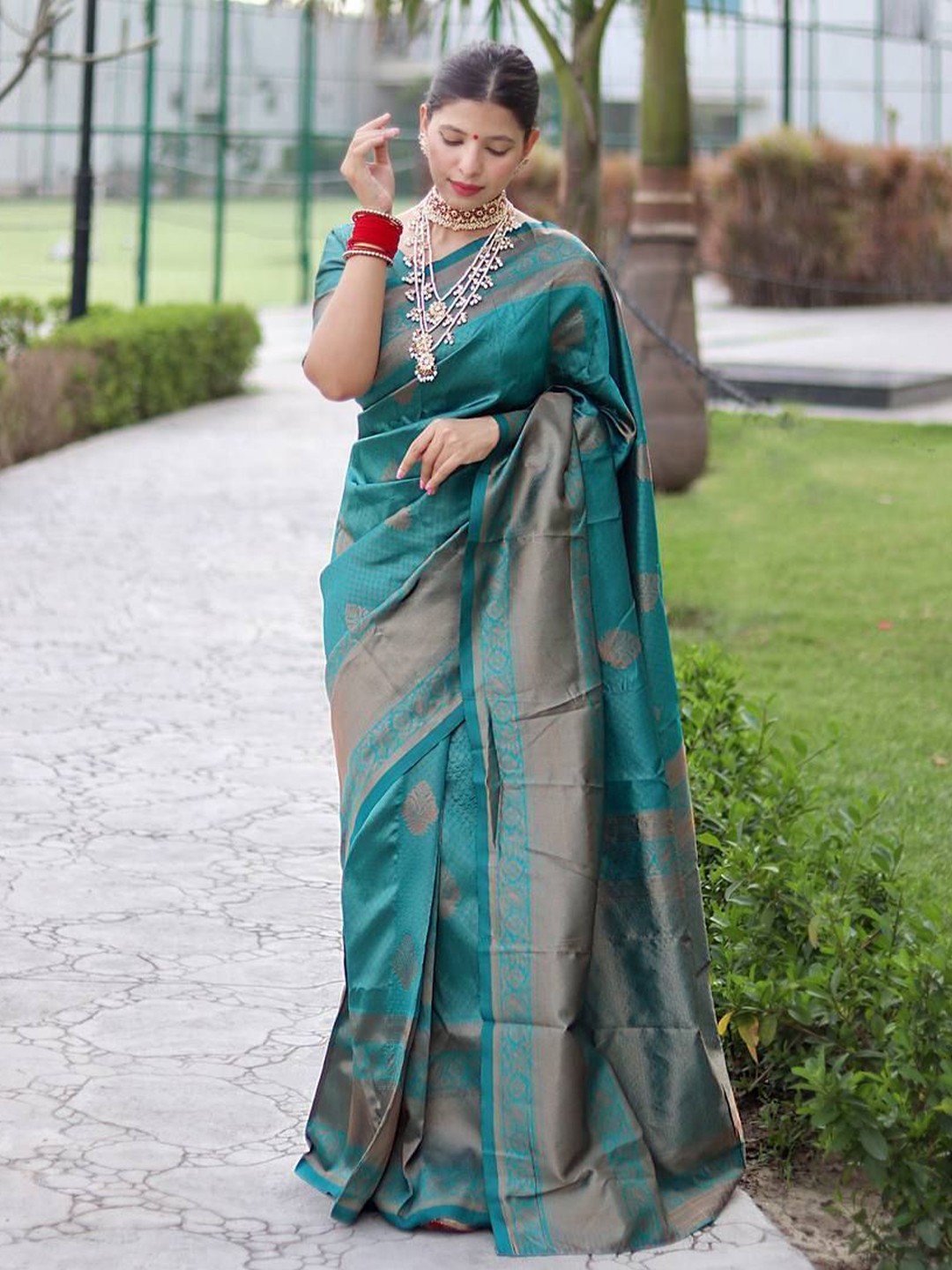 

bansari textiles Woven Design Zari Kanjeevaram Saree, Blue
