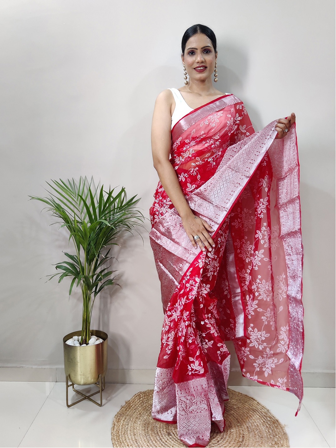 

bansari textiles Woven Design Zari Organza Kota Saree, Red