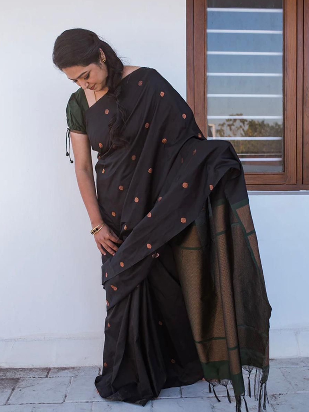 

bansari textiles Woven Design Zari Kota Saree, Black