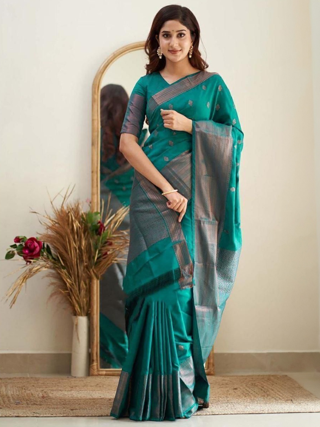 

bansari textiles Woven Design Zari Pure Cotton Kanjeevaram Saree, Lime green