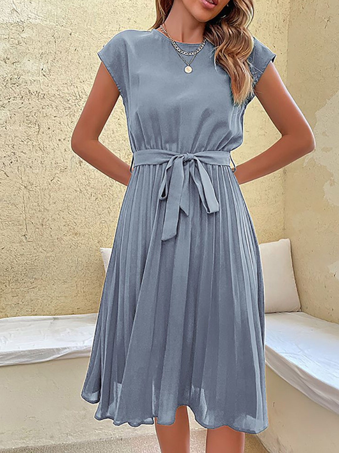 

StyleCast x Revolte Round Neck Tie-Ups Detail Fit & Flare Dress, Grey