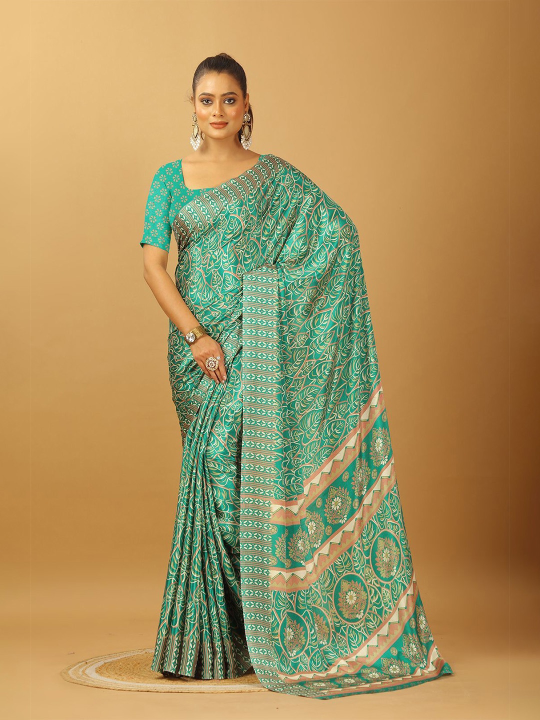 

A.V.M. SILK MILLS Floral Printed Pure Crepe Saree, Green