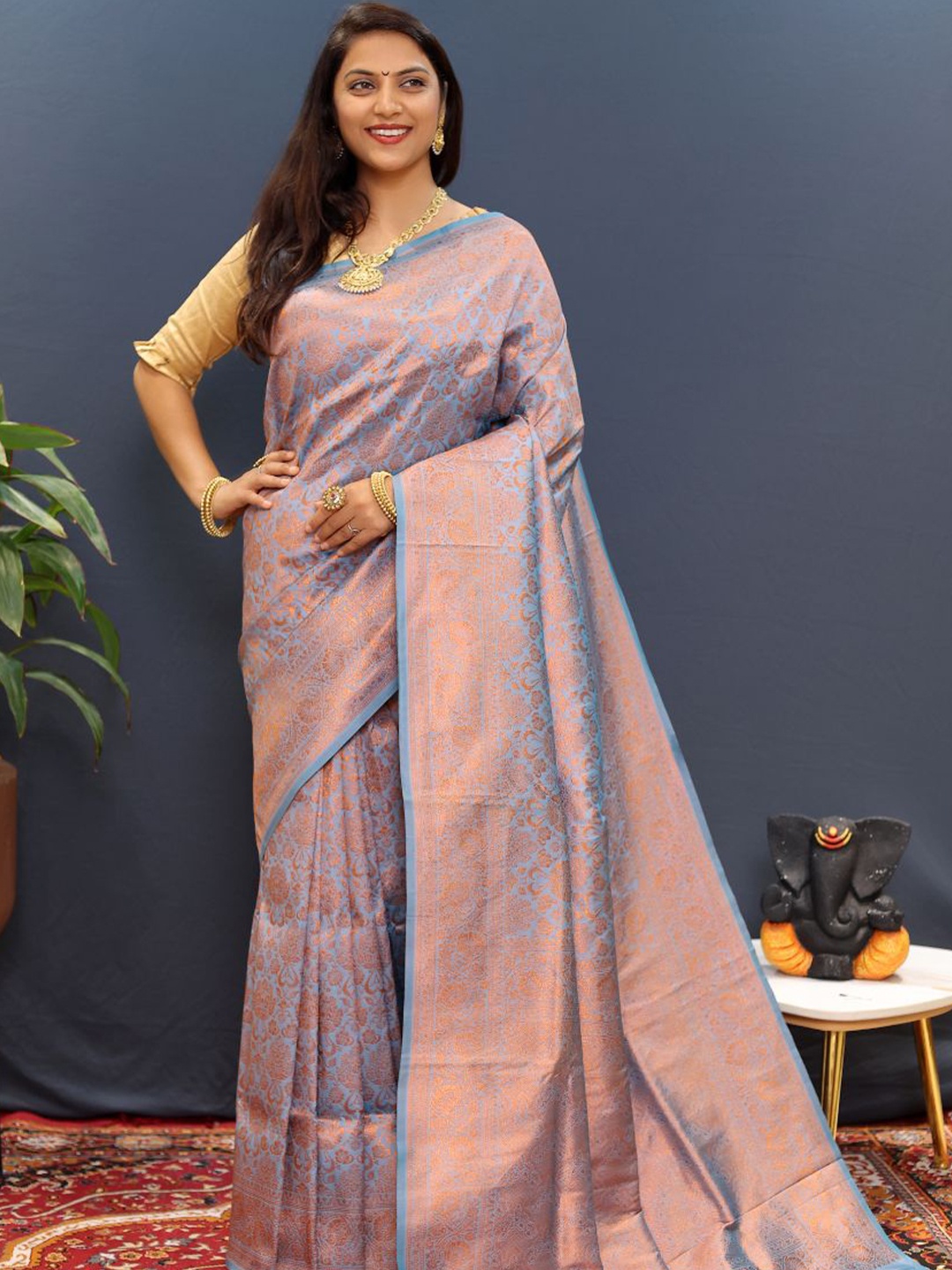 

amirat Ethnic Motifs Woven Design Zari Pure Silk Banarasi Saree, Grey