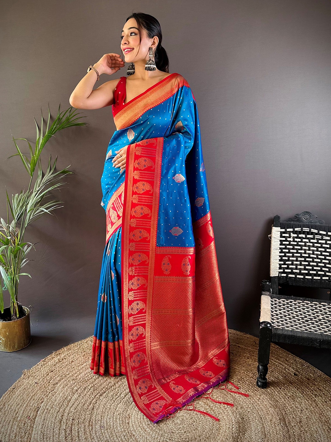 

HEER FASHION Woven Design Zari Banarasi Saree, Teal