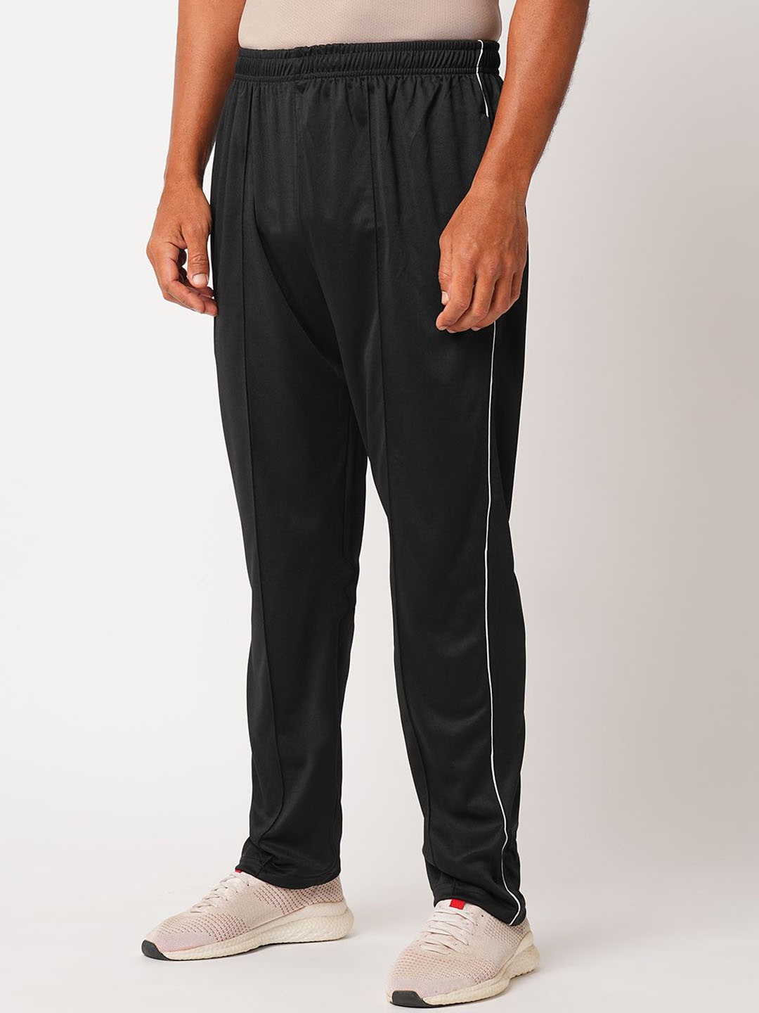 

Metronaut Men Slim Fit Mid Rise Track Pant, Black
