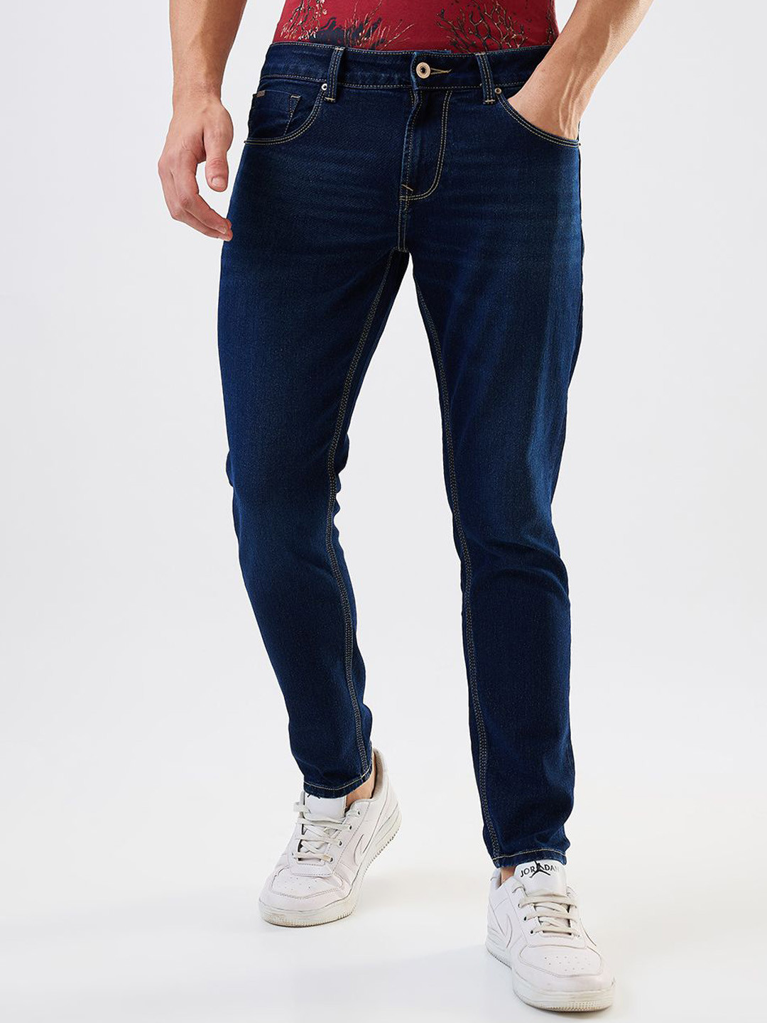 

SPYKAR Men Cotton Slim Fit Light Fade Jeans, Blue