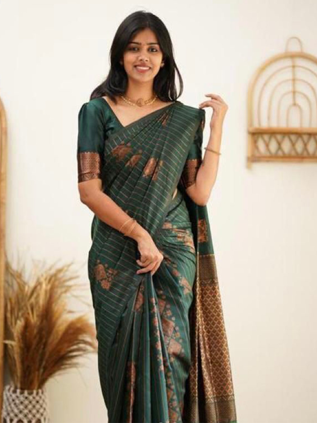 

bansari textiles Woven Design Zari Tussar Saree, Green