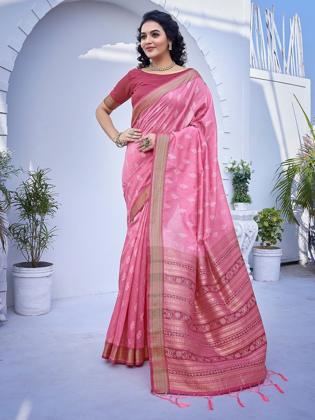 

Satrani Woven Design Silk Blend Saree, Pink