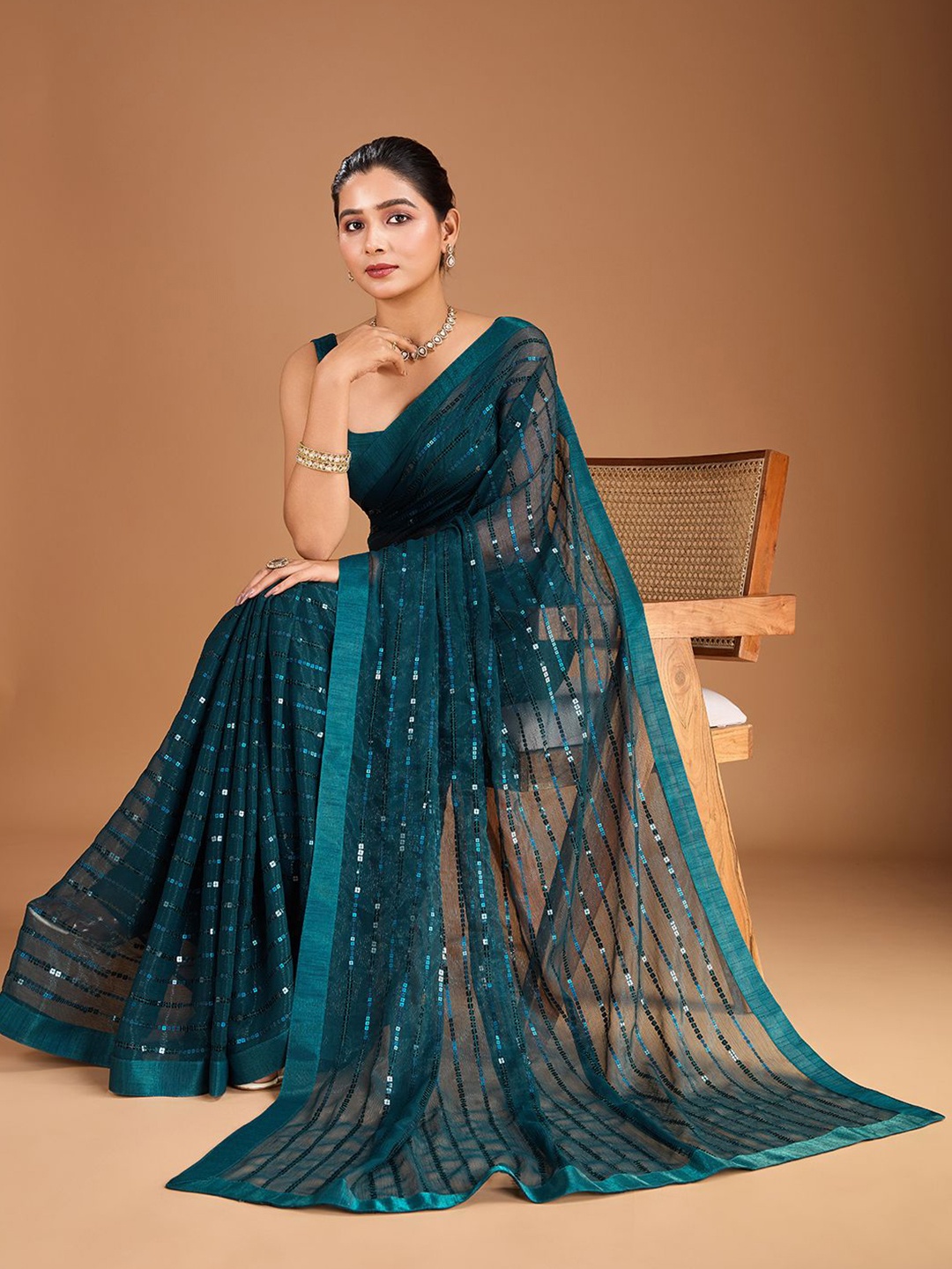 

House of Pataudi Sequinned Embellished Saree with Blouse Piece, Teal