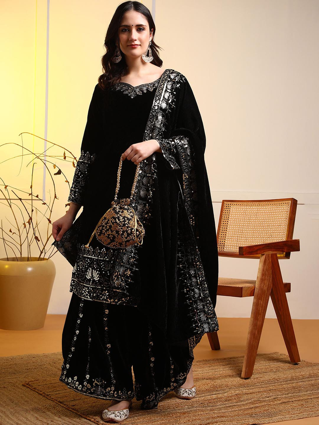

BHARODIYA ENTERPRISES Floral Embroidered Velvet Straight Kurta with Sharara & Dupatta, Black