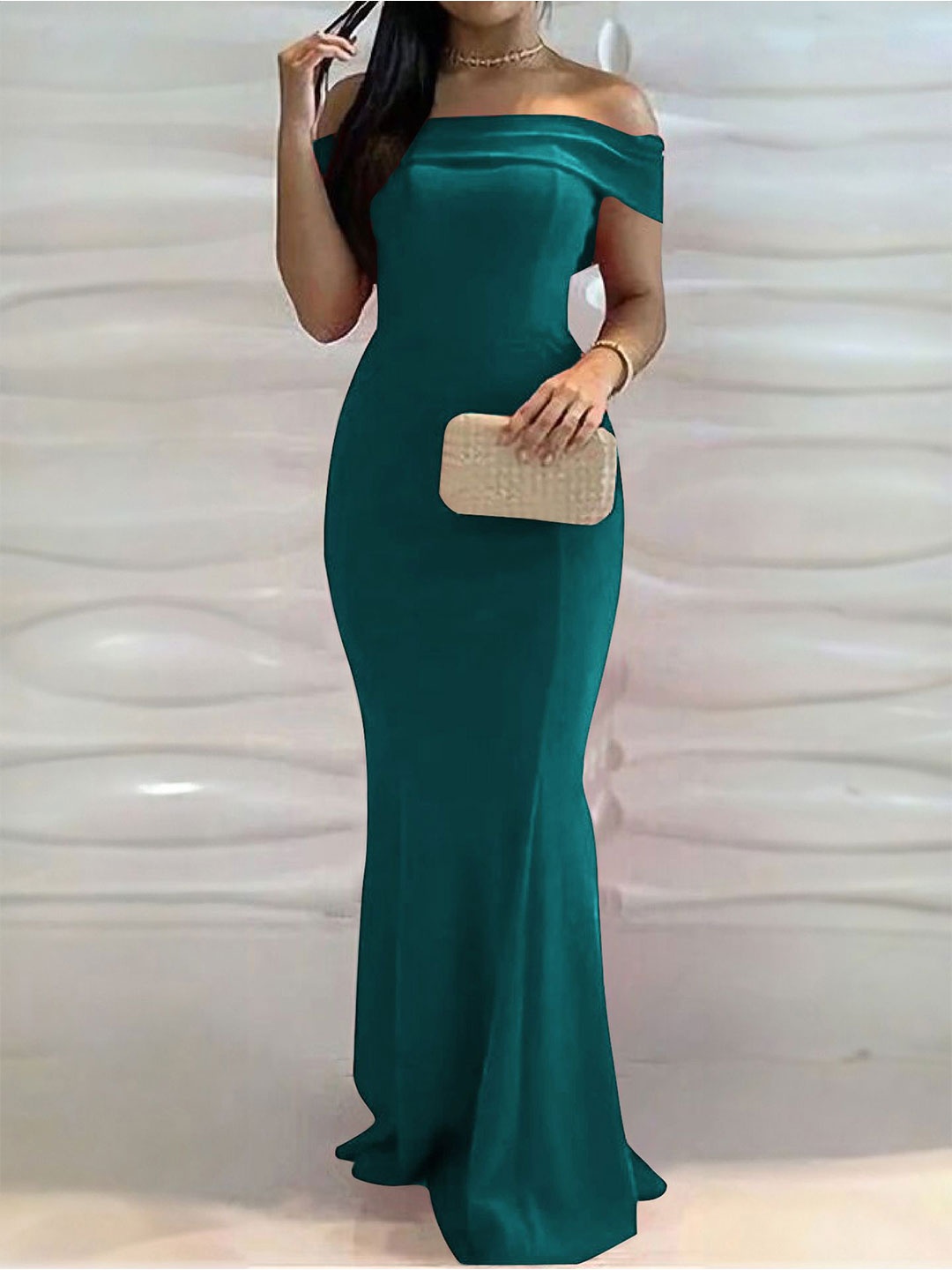 

StyleCast x Revolte Off-Shoulder Bodycon Maxi Dress, Green