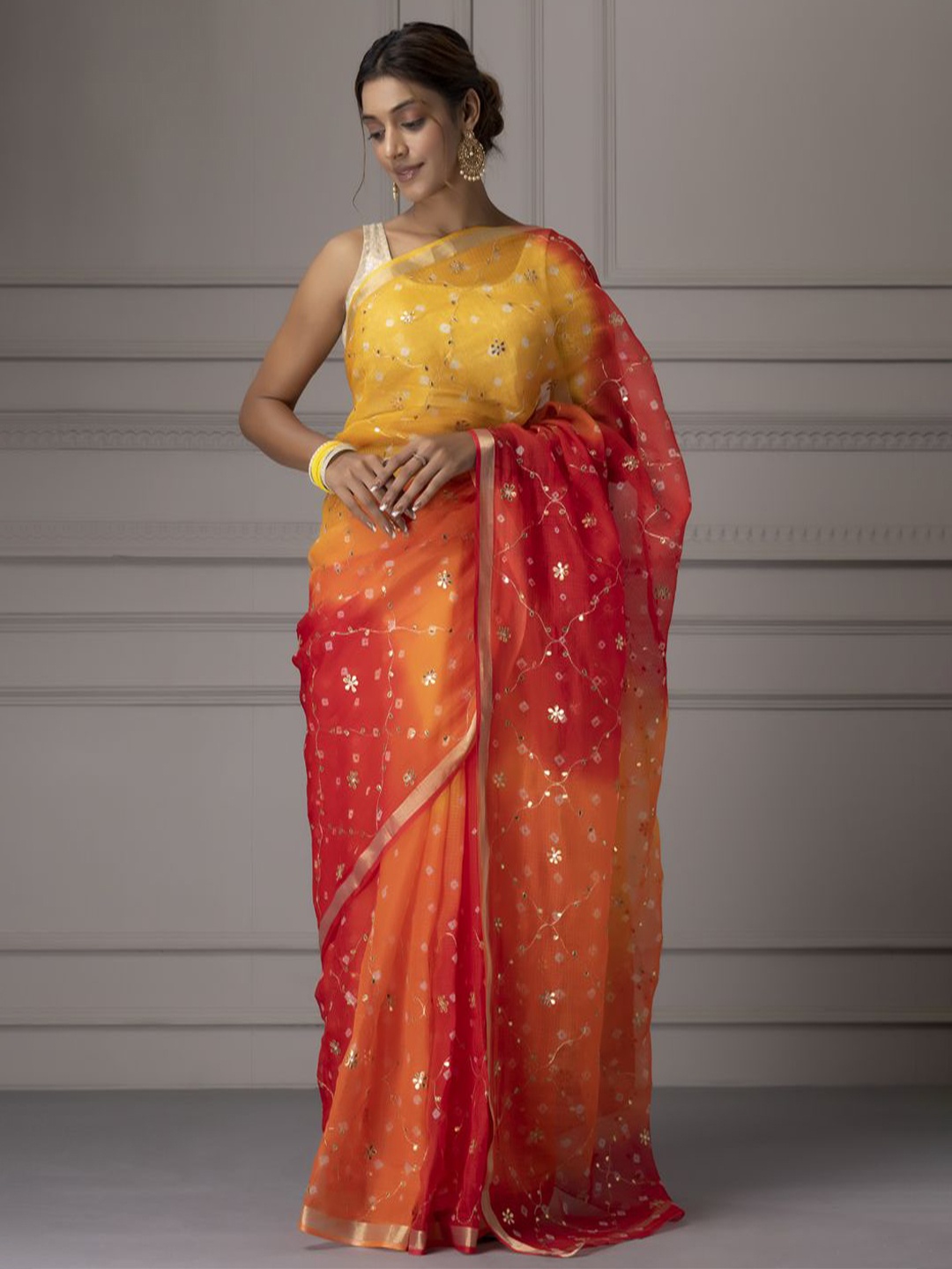 

Geroo Luxe Embroidered Zari Saree, Yellow