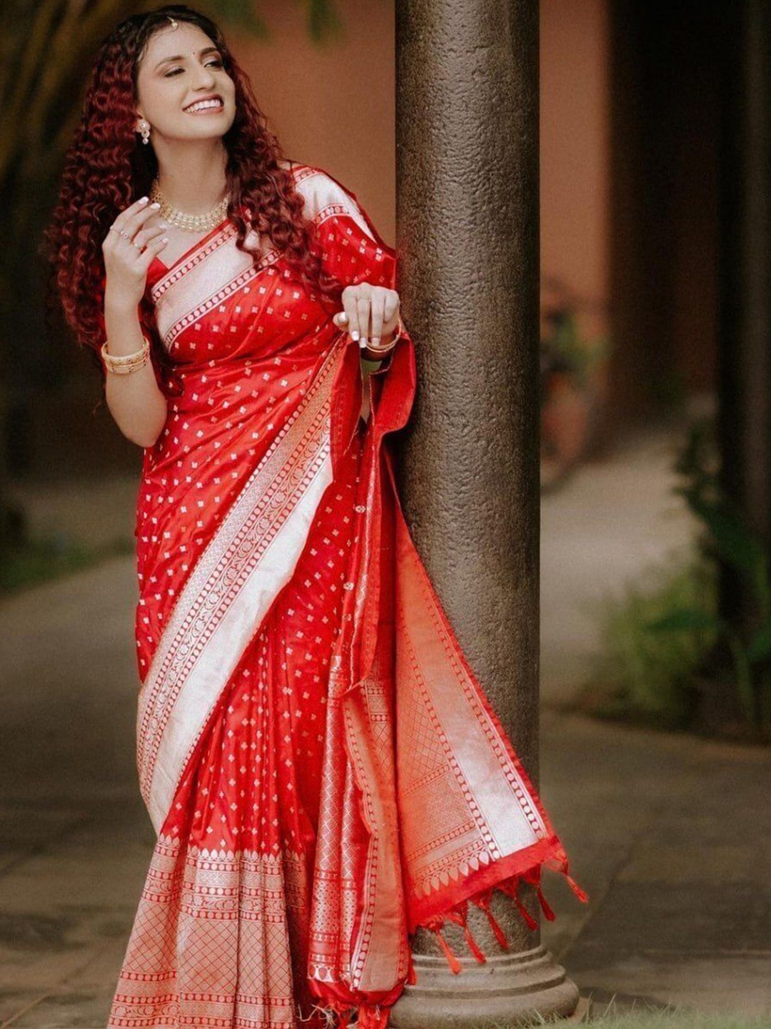 

bansari textiles Woven Design Zari Kota Saree, Red