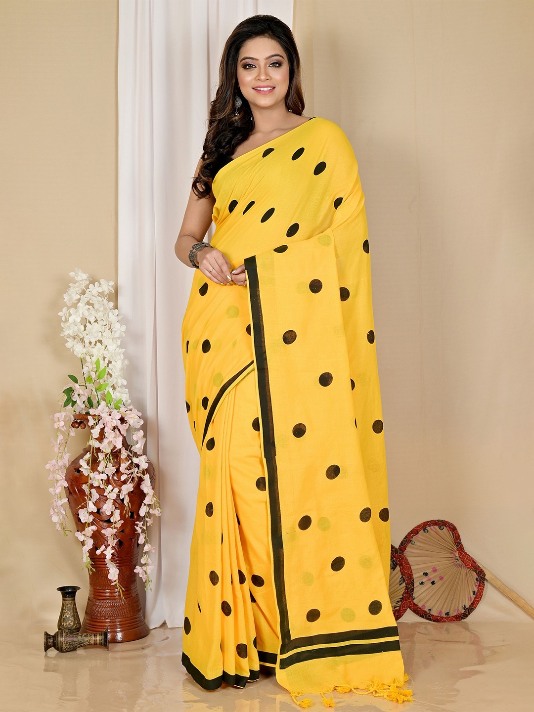 

DipDiya Polka Dots Printed Pure Cotton Taant Saree, Yellow