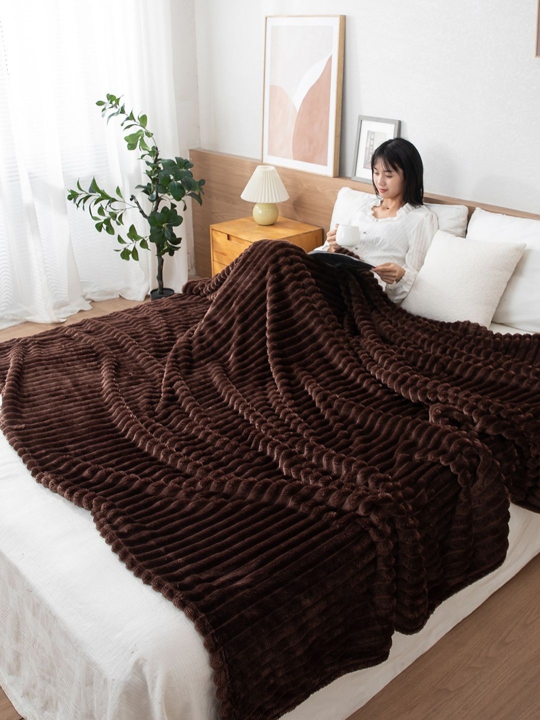 

HOKIPO Brown Fleece AC Room 210 GSM Double Bed Blanket