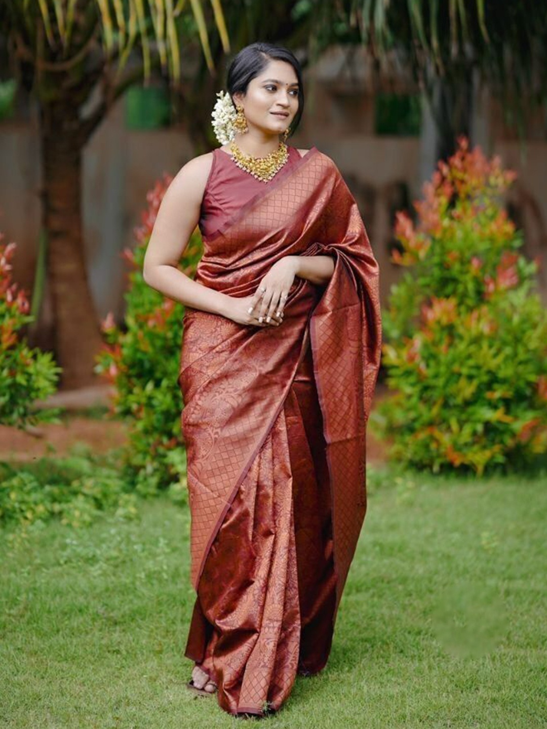 

bansari textiles Woven Design Zari Banarasi Saree, Maroon
