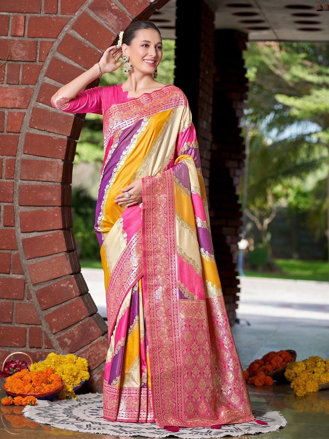 

SAREETHNIC Woven Design Zari Pure Silk Banarasi Saree, Pink