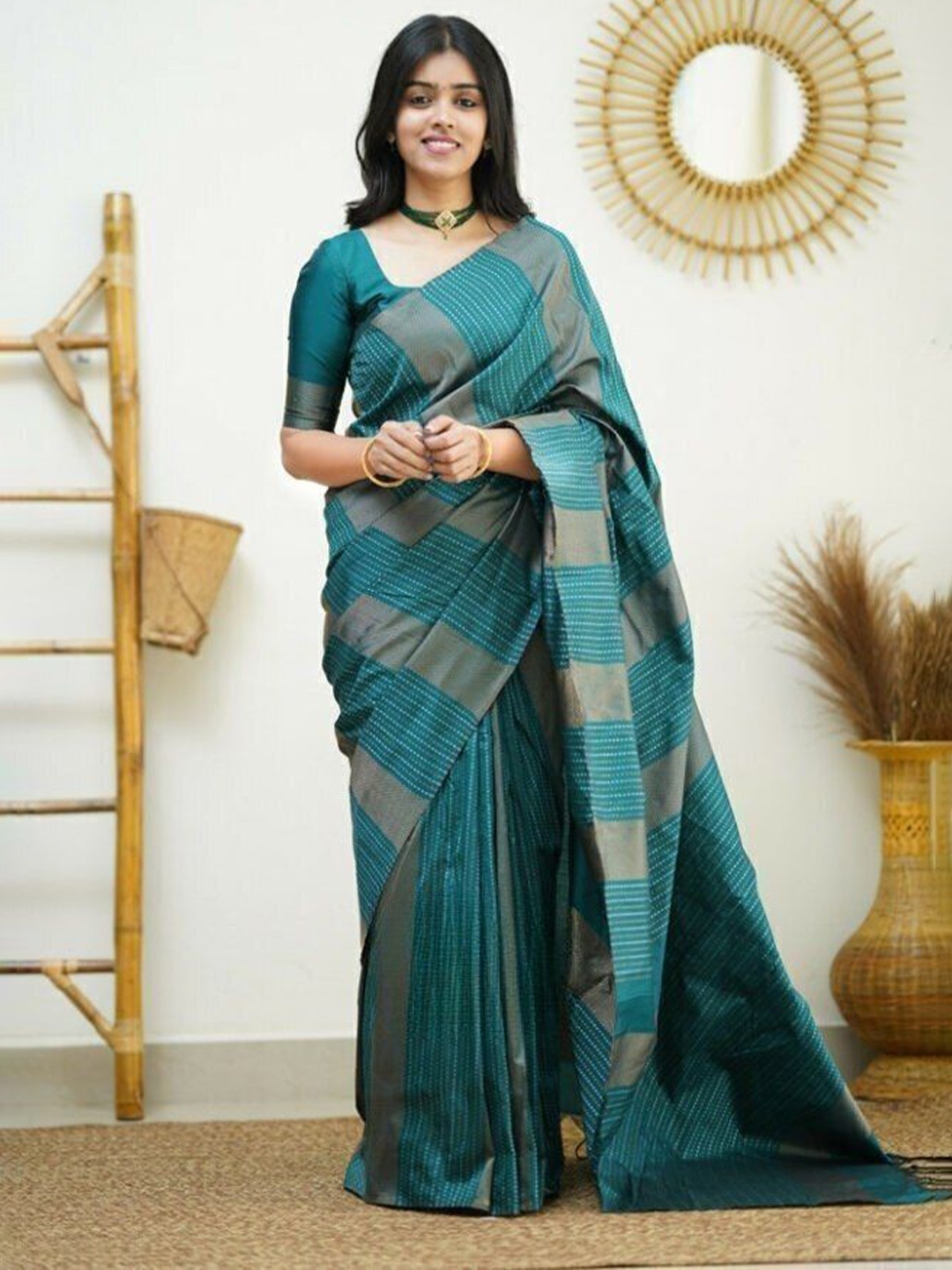 

bansari textiles Woven Design Banarasi Saree, Green