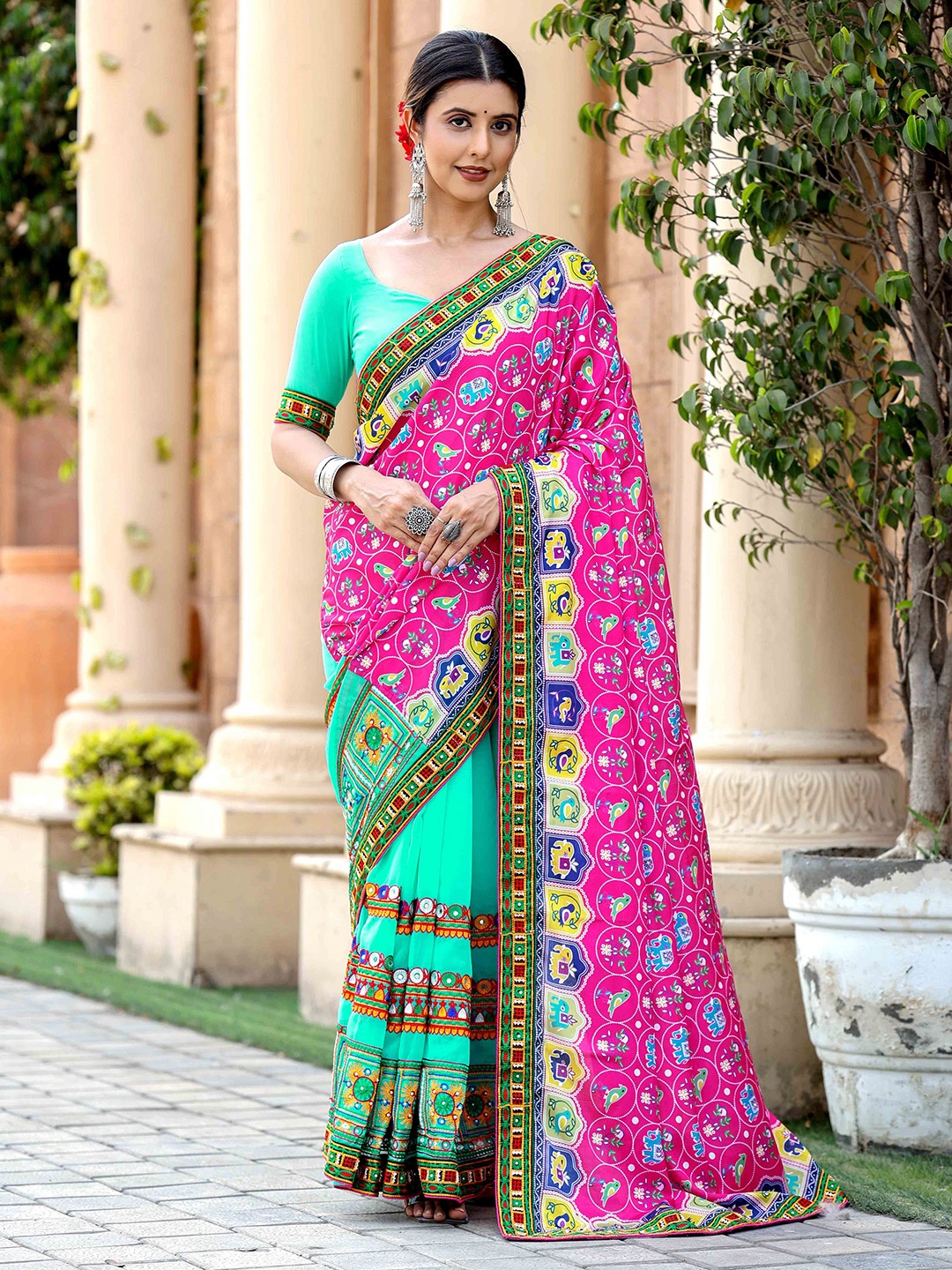 

Blissta Ethnic Motifs Kutchi Embroidery Patola Saree, Pink