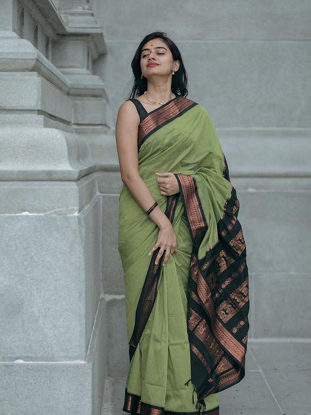

bansari textiles Woven Design Zari Pure Cotton Kanjeevaram Saree, Green