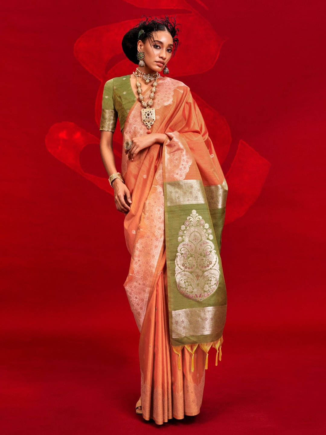 

DEVATITHI Woven Design Silk Blend Banarasi Saree, Orange