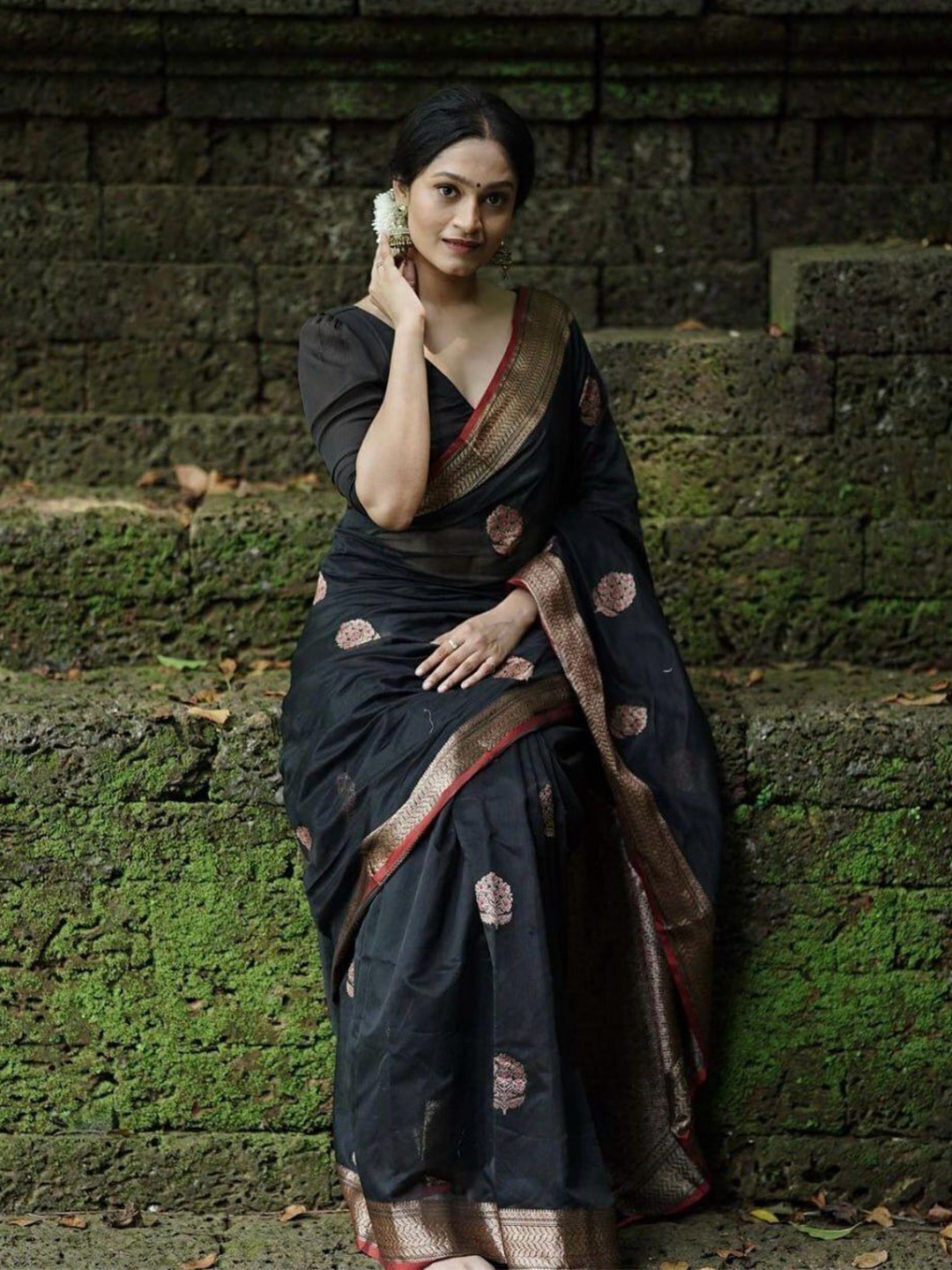 

bansari textiles Woven Design Zari Banarasi Saree, Black