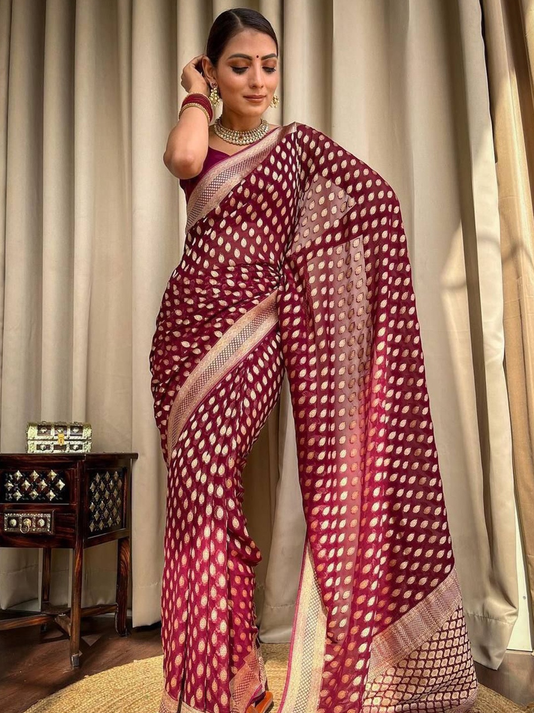 

bansari textiles Woven Design Zari Kanjeevaram Saree, Maroon