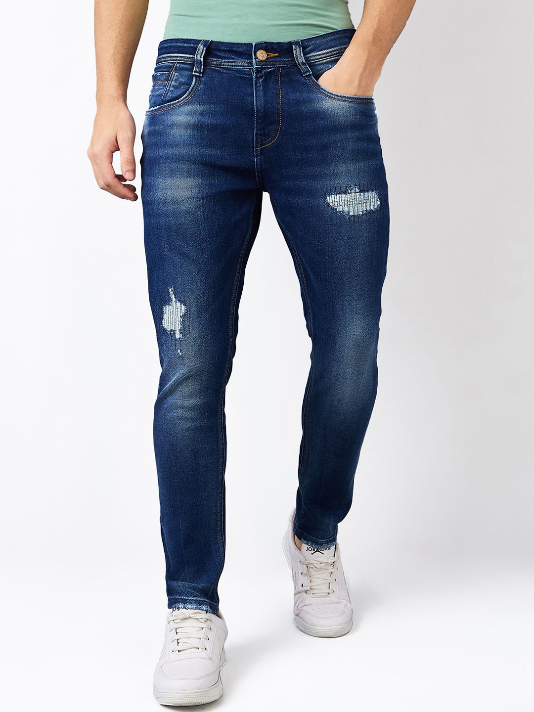 

SPYKAR Men Slim Fit Mildly Distressed Light Fade Jeans, Blue