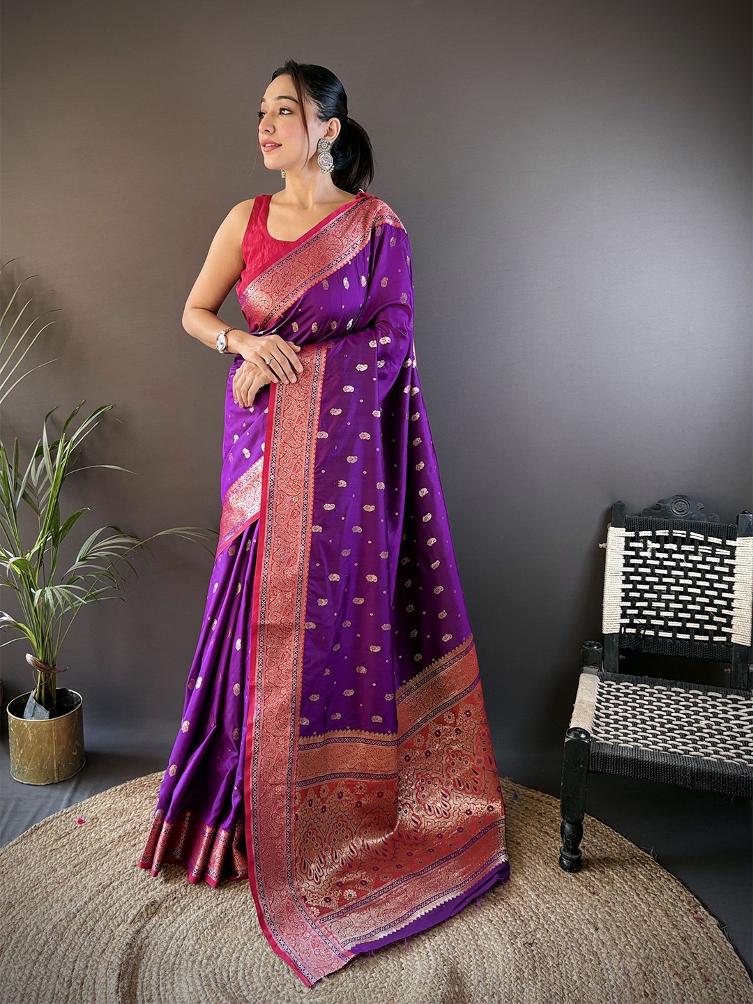 

HEER FASHION Woven Design Zari Banarasi Saree, Purple