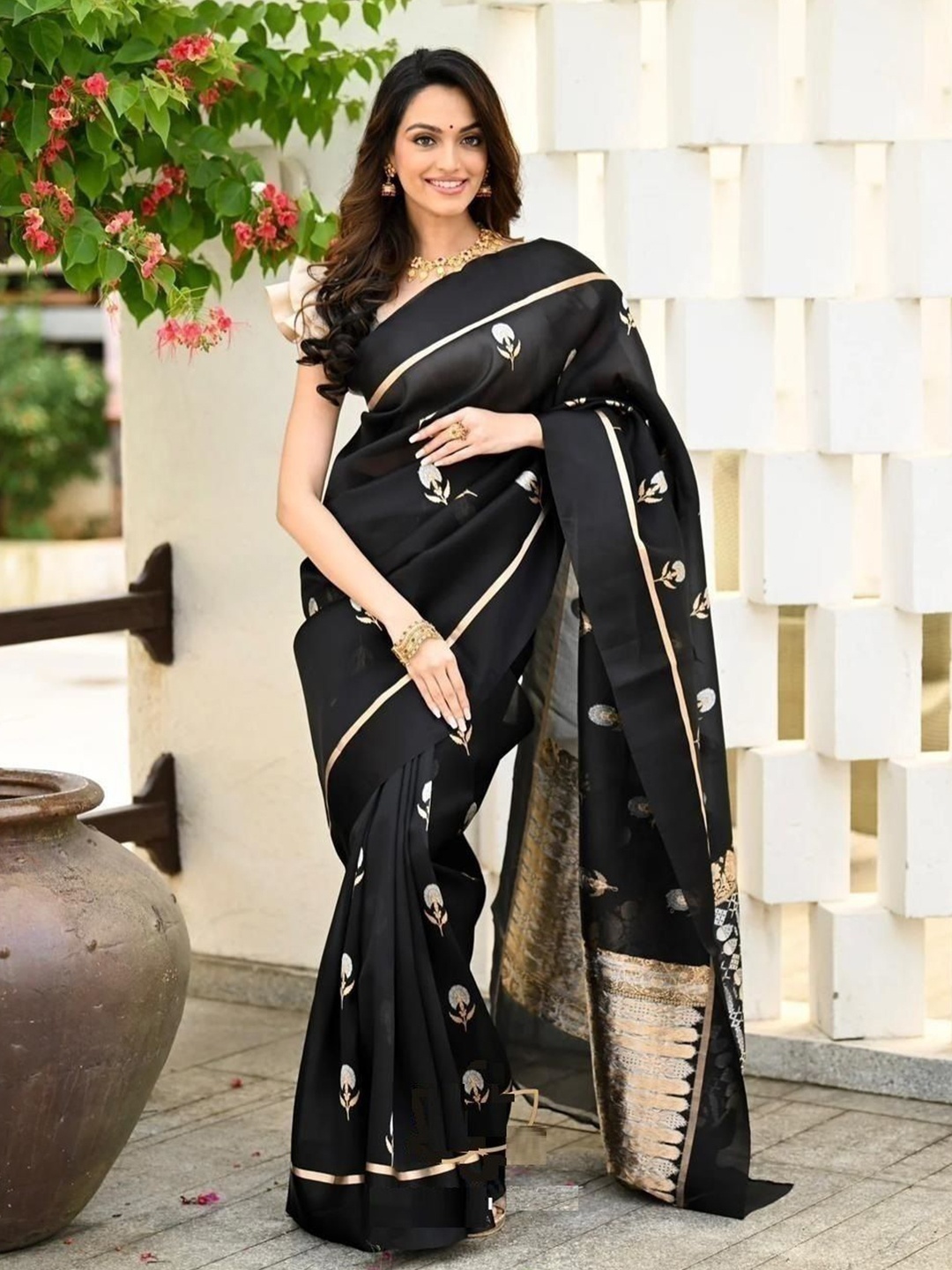 

bansari textiles Woven Design Banarasi Saree, Black