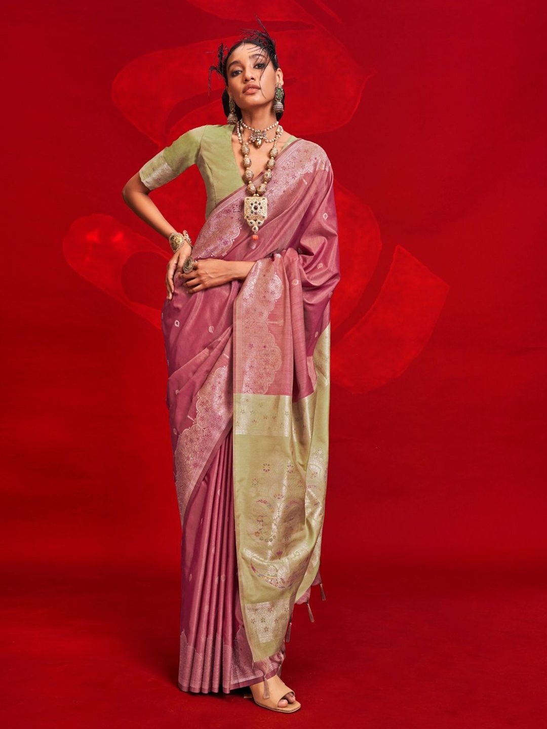 

DEVATITHI Woven Design Silk Blend Banarasi Saree, Pink