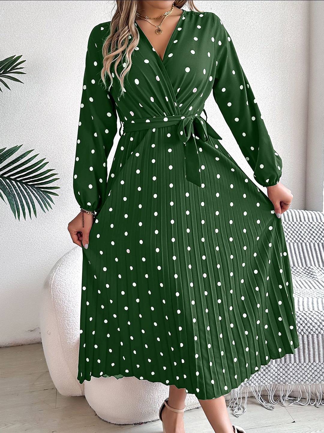 

StyleCast x Revolte Polka Dot Print Georgette Fit & Flare Midi Dress, Green