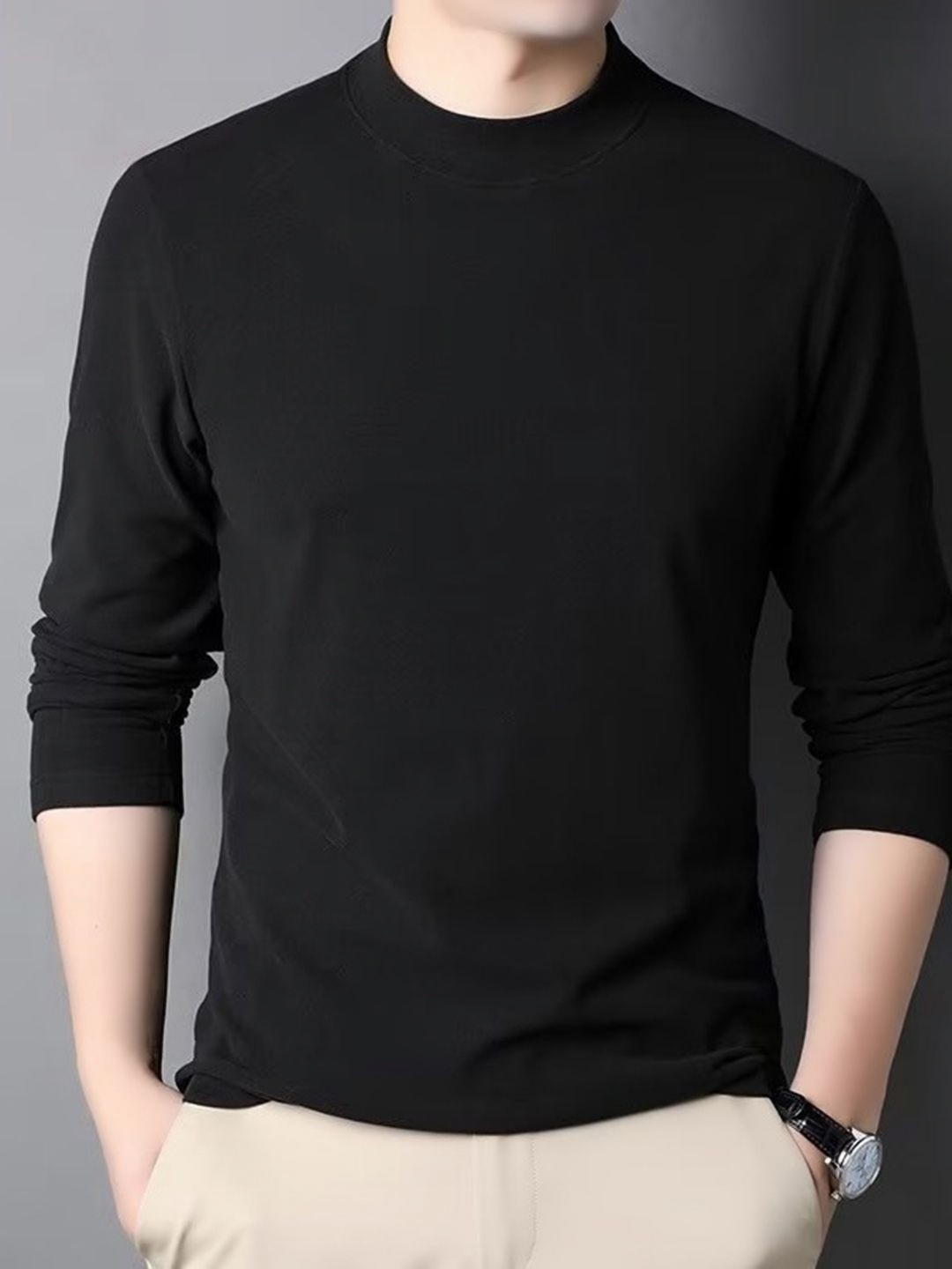 

HERE&NOW Men Solid Round Neck Slim Fit T-shirt, Black