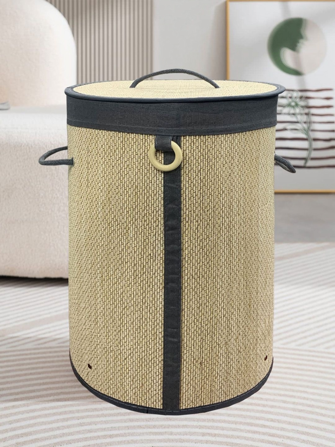 

LUXEHOME INTERNATIONAL Beige & Black Wooden Laundry Bag