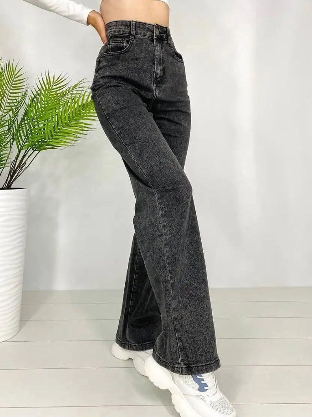 

DressBerry Women Comfort Straight Fit High-Rise Light Fade Acid Wash Stretchable Jeans, Black